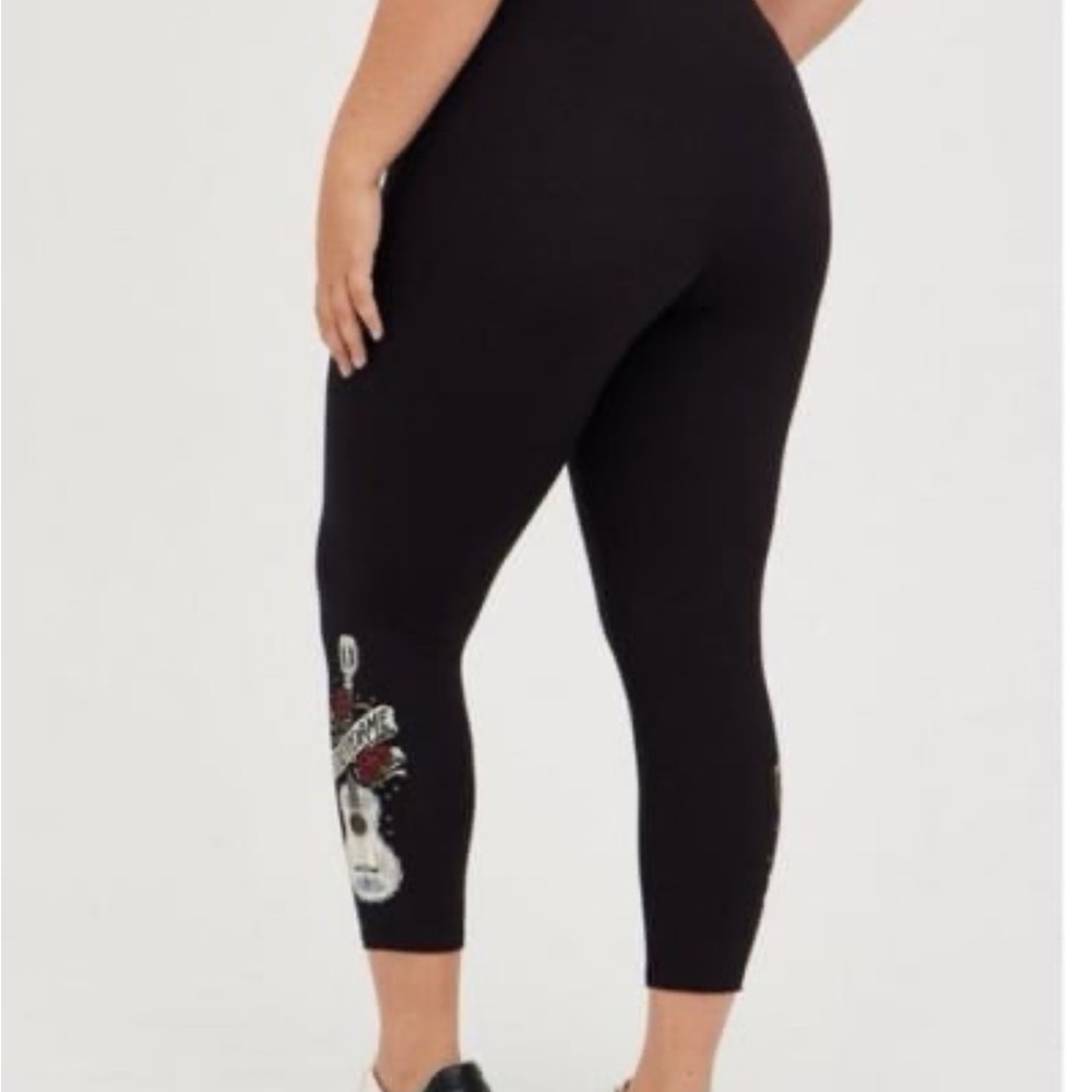 HP๐Torrid Crop Legging - Disney Coco Miguel Guitar - Picture 8 of 10